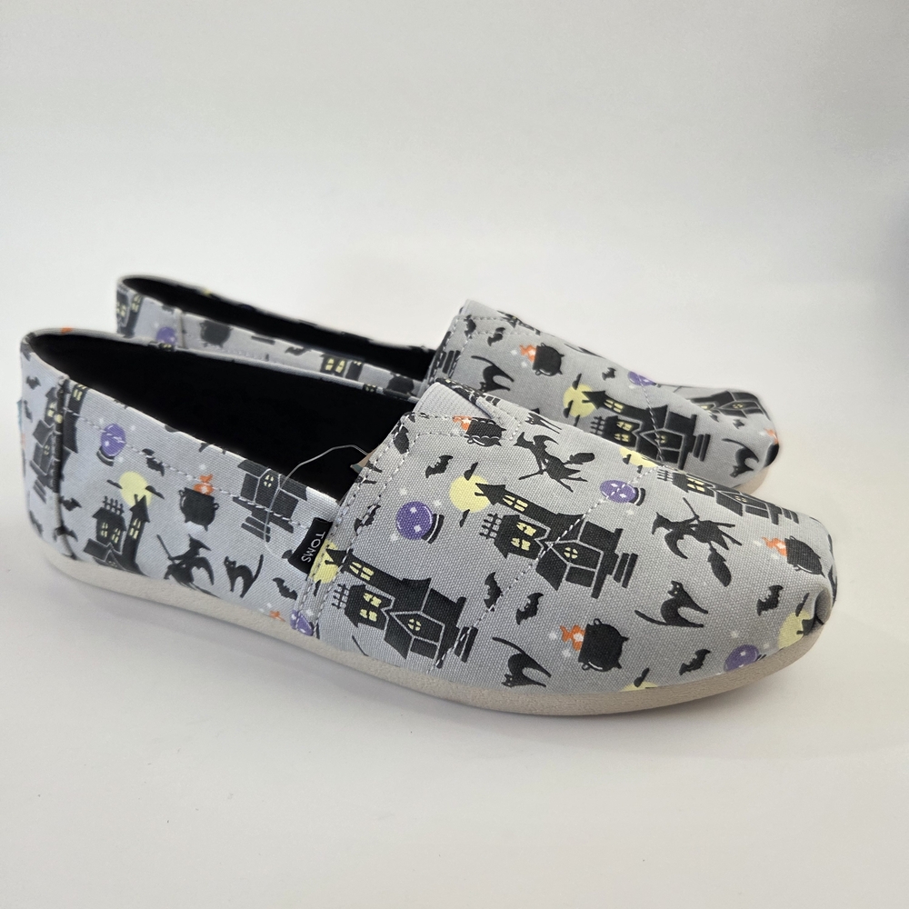 TOMS NWT Halloween Themed Slip-On Shoes Size 6.5